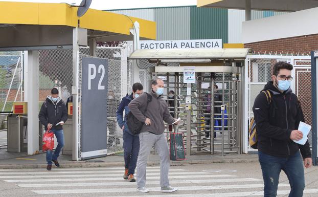 El 40% de la plantilla de Renault en Villamuriel vuelve mañana al trabajo