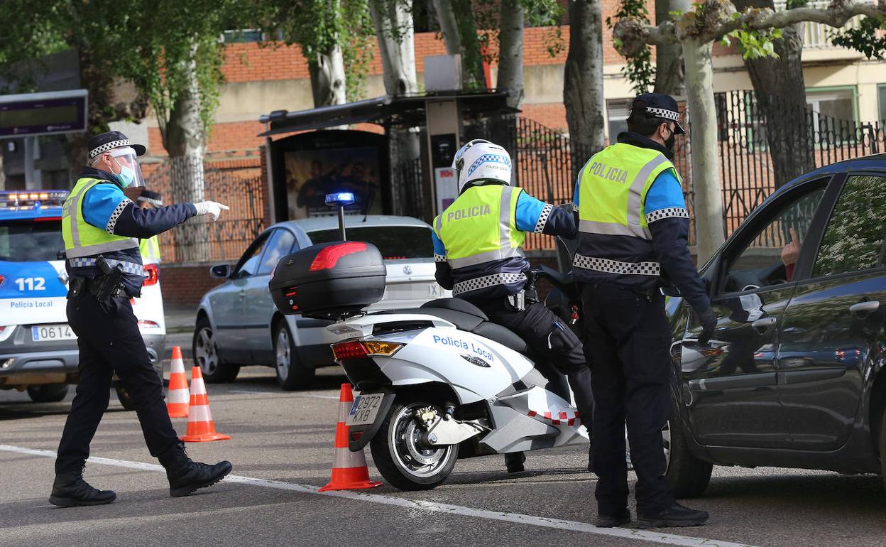 Control de la Policía Local, el martes en la avenida de Asturias. 