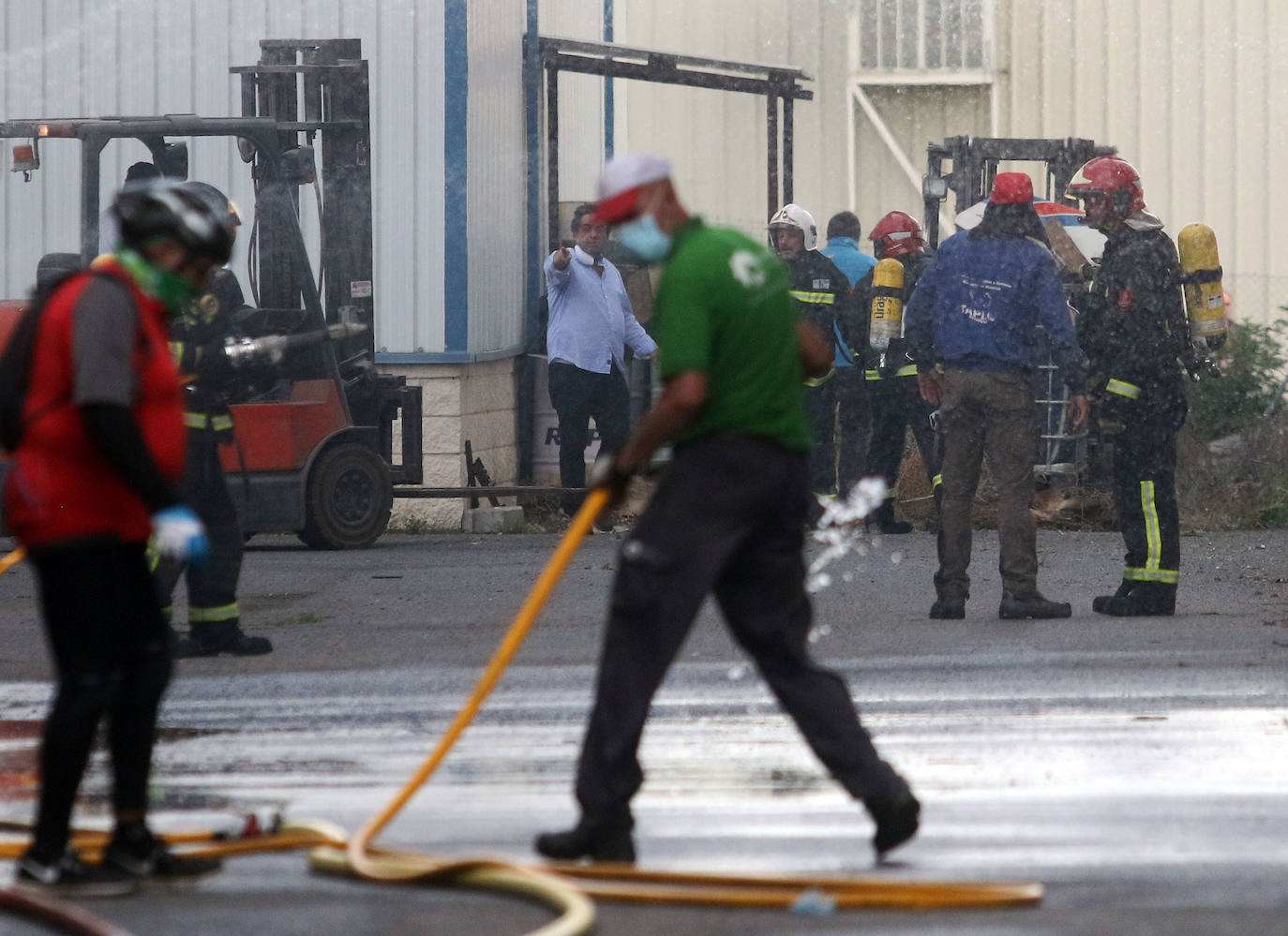 Aparatoso incendio en Valverde del Majano.