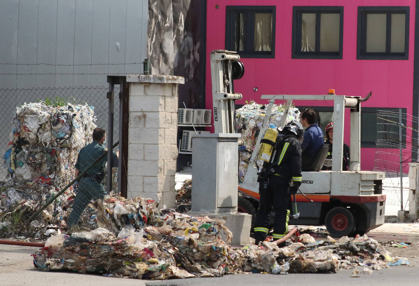 Aparatoso incendio en Valverde del Majano.