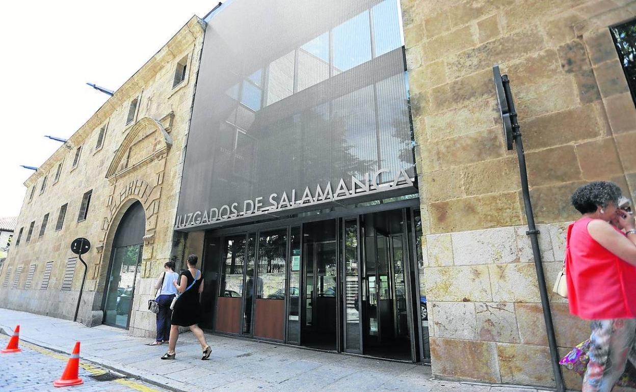 Edificio de los juzgados de Salamanca, situado en la plaza de Colón. 