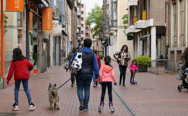 Guía para regresar a la normalidad: así será la vuelta al cine, la peluquería, el gimnasio, los bares...