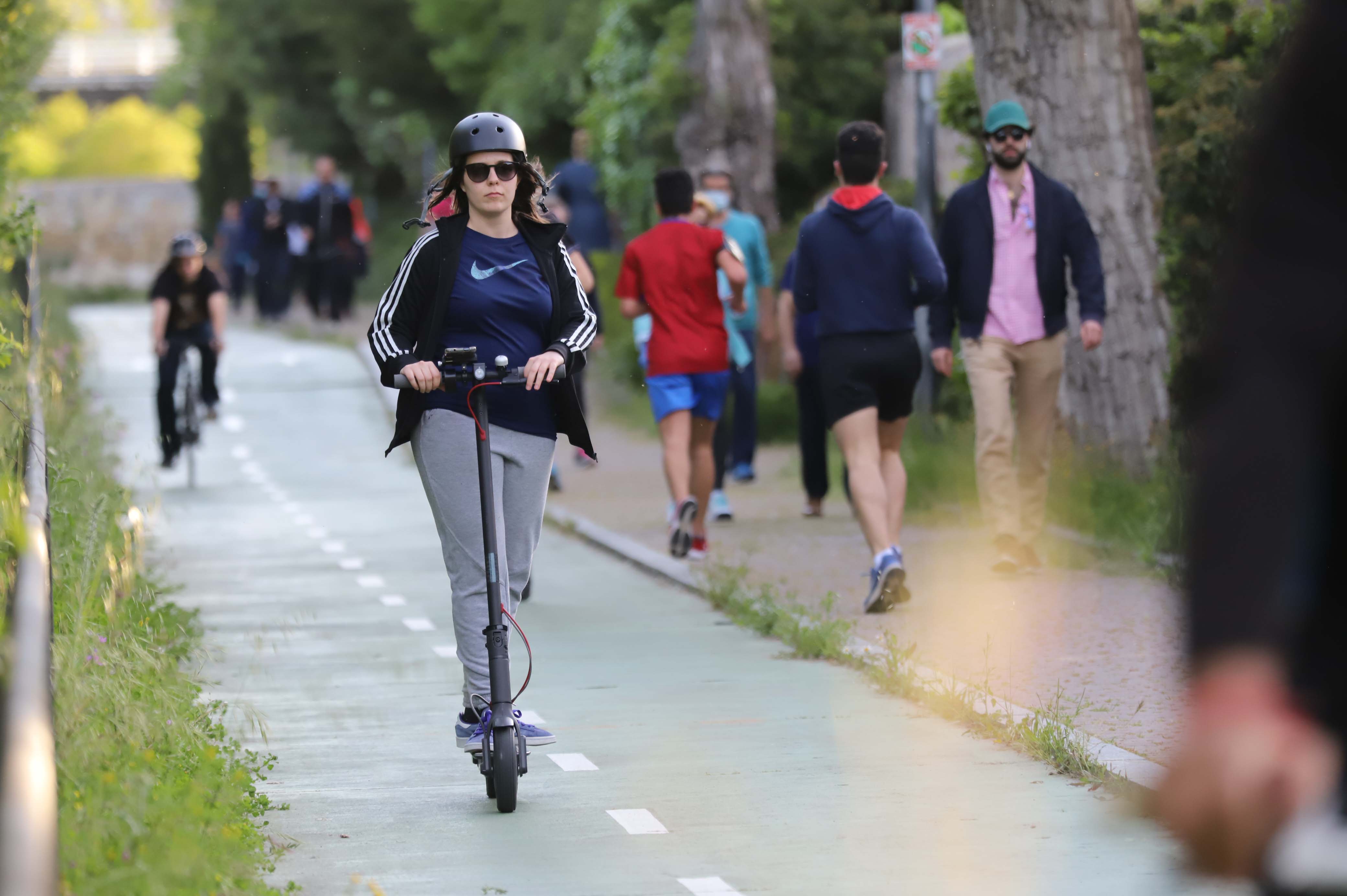 Fotos: Los salmantinos disfrutan de su primera tarde de paseo y deporte