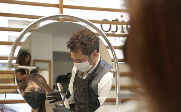 Sanidad da menos de 24 horas al comercio para adaptarse a las exigencias de apertura