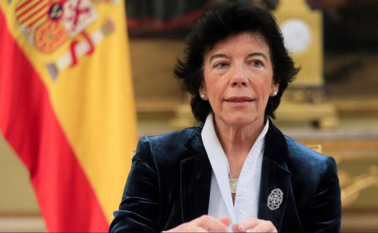 La ministra de Sanidad, Isabel Celaá. 
