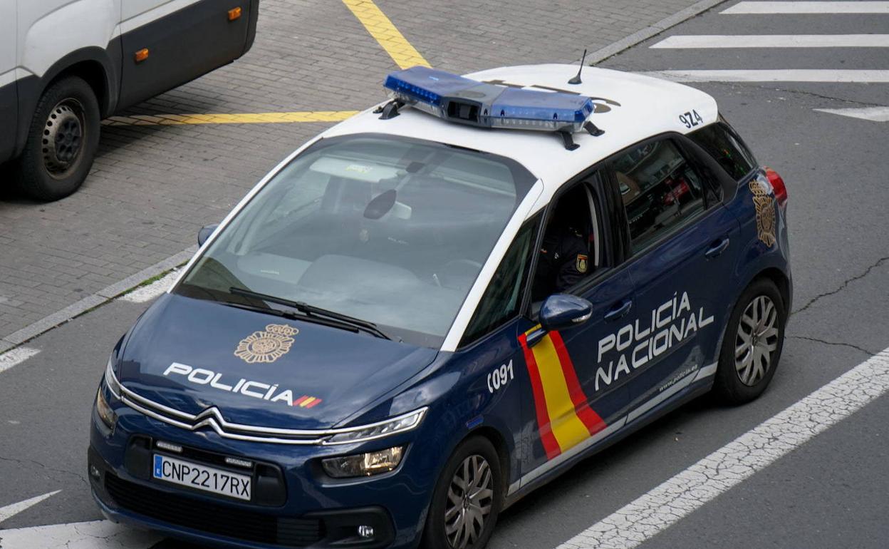 Coronavirus en Ávila: Detenida por intentar agredir hasta cuatro veces a los policías que acudieron a un aviso por un altercado en Ávila