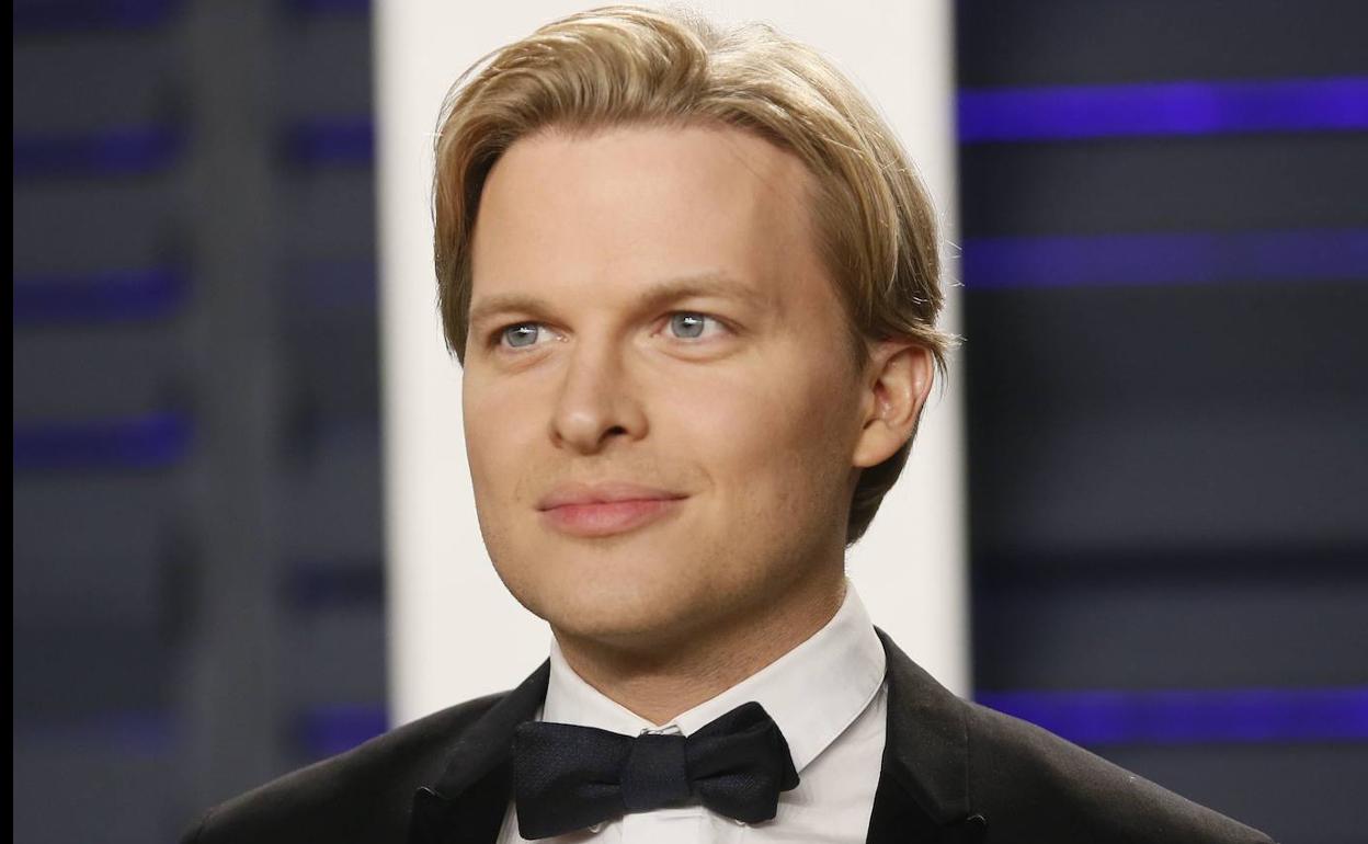 Ronan Farrow.