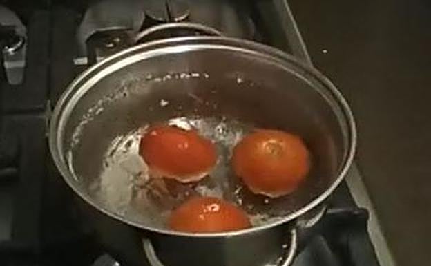 Imagen principal - Coronavirus: Recetario para la cuarentena: Adelantarse al buen tiempo con unos tomates rellenos de crema de sardinilla