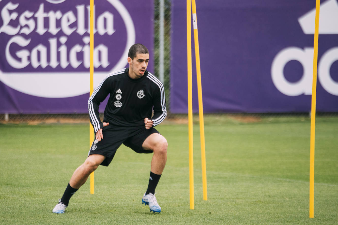 Los jugadores del Pucela se ejercitan el día de San Pedro Regalado. 