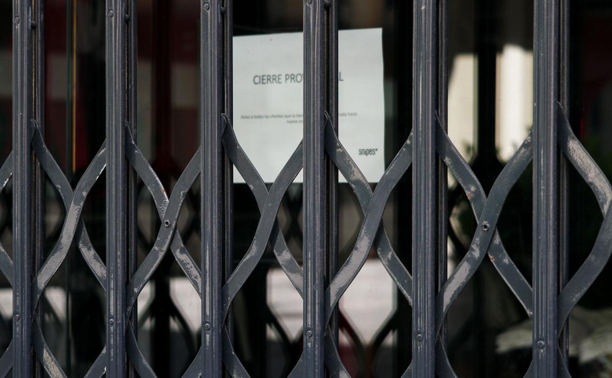Comercio cerrtado en Salamanca. 