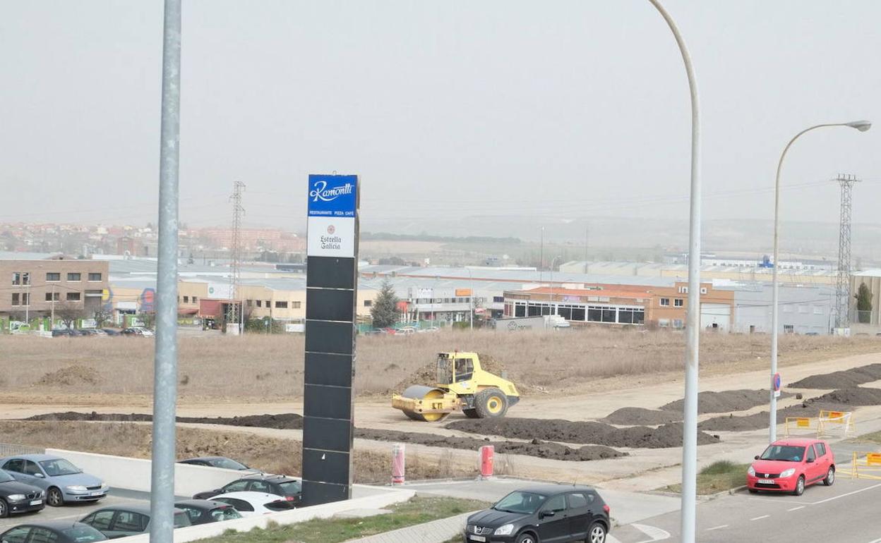 Obras de acondicionamiento de la primera fase del aparcamiento. 
