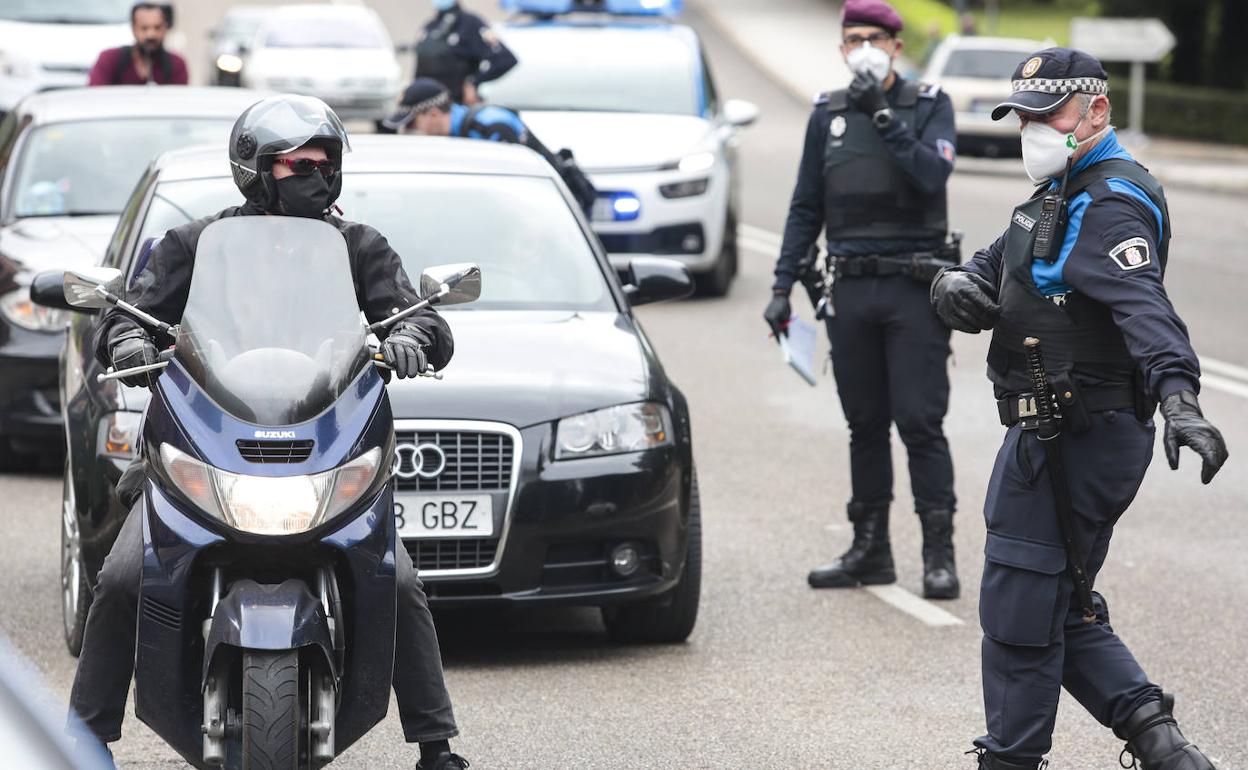 Control de la Policía en León.