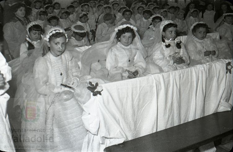 Fotos: Estampas del Valladolid antiguo (XL): Primera Comunión en el convento de Santa Catalina