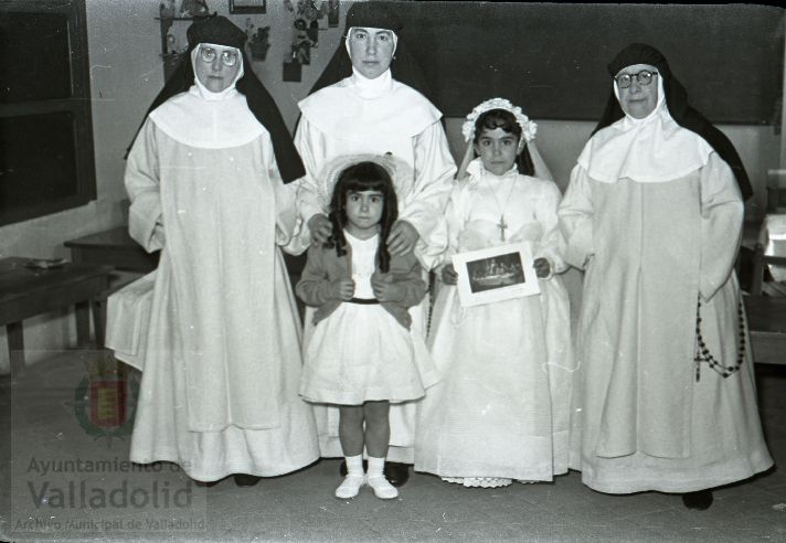 Fotos: Estampas del Valladolid antiguo (XL): Primera Comunión en el convento de Santa Catalina