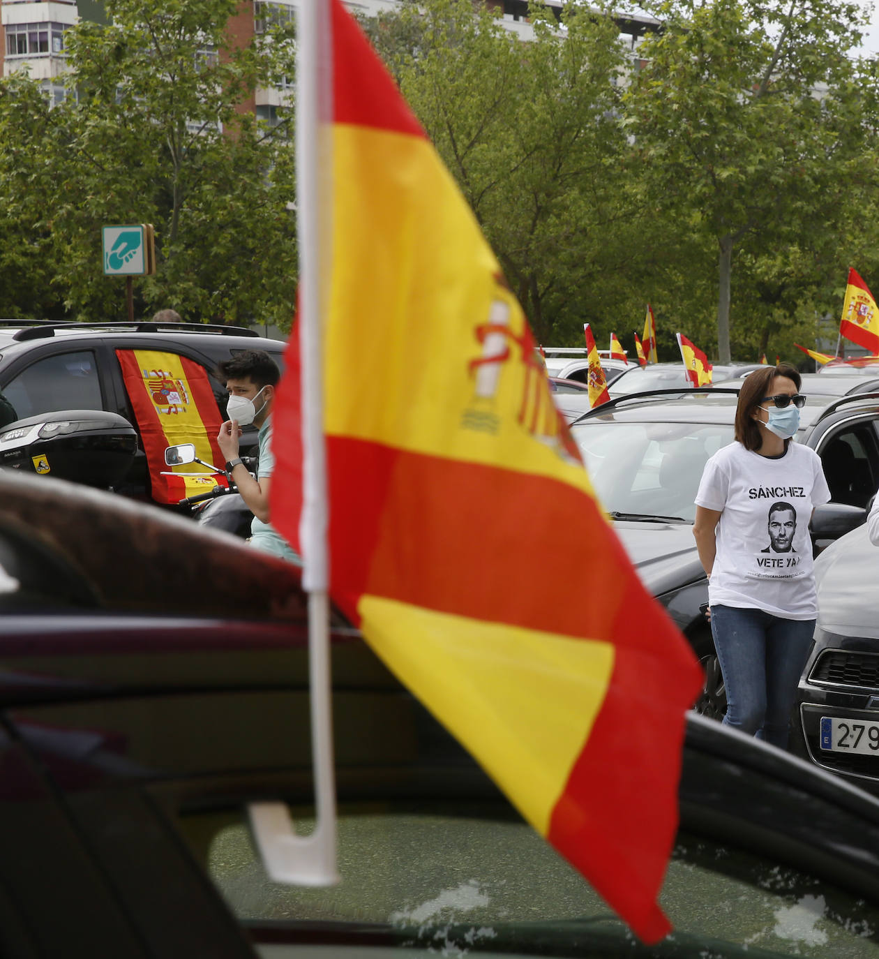 Fotos: Vox saca cientos de coches a las calles de Vallaodlid