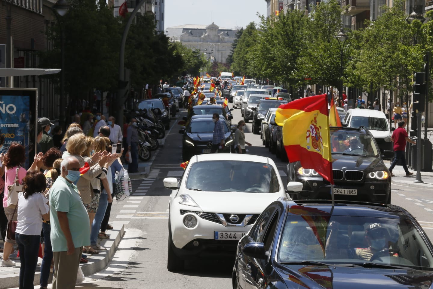 Fotos: Vox saca cientos de coches a las calles de Vallaodlid