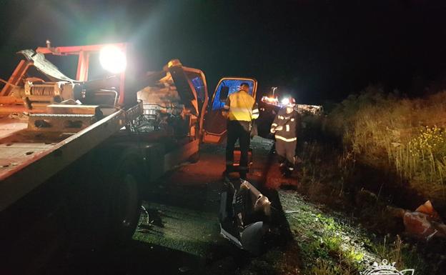 En el siniestro han tenido que intervenir los bomberos.