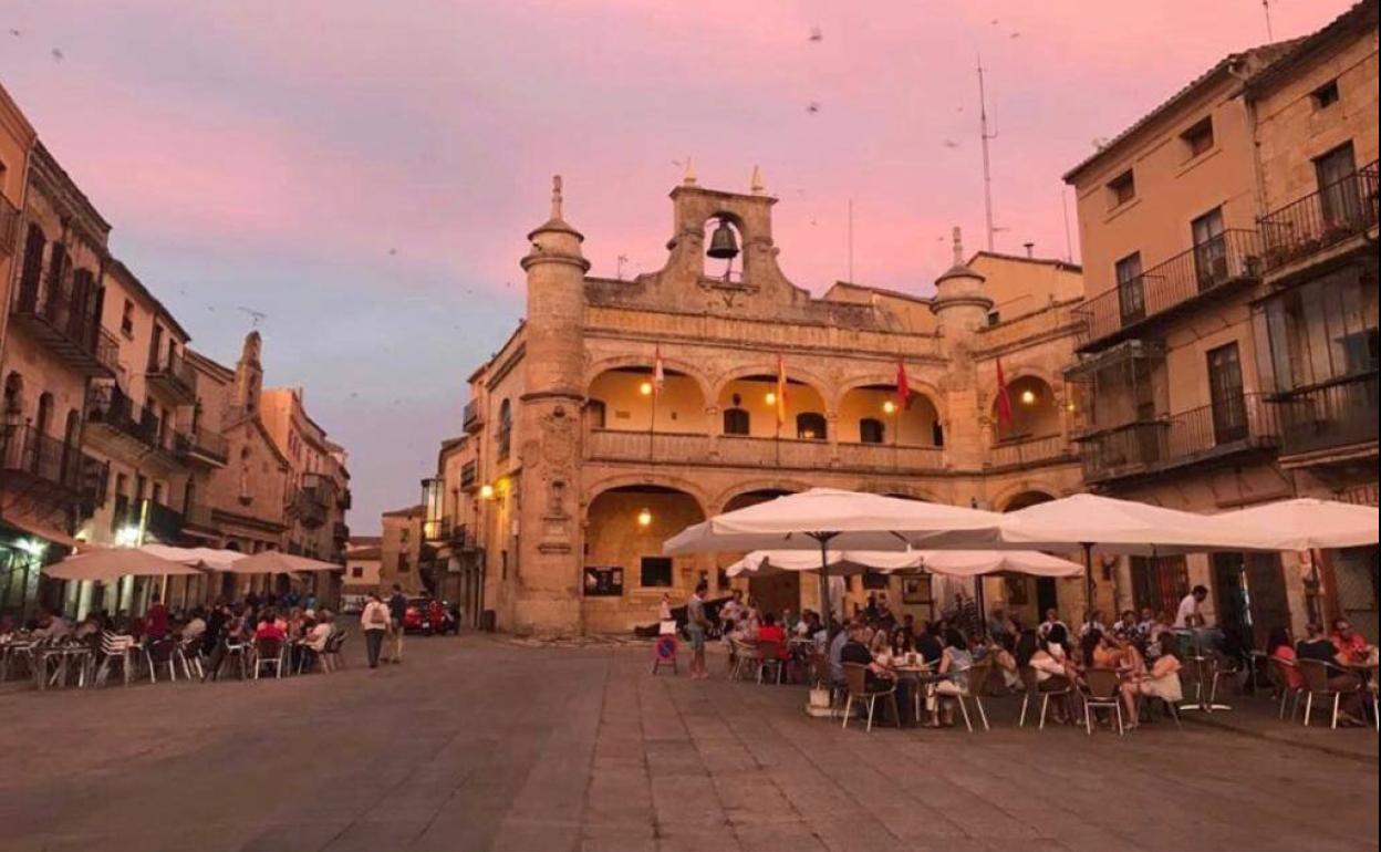 Terrazas en la Plaza Mayor de Ciudad Rodrigo.