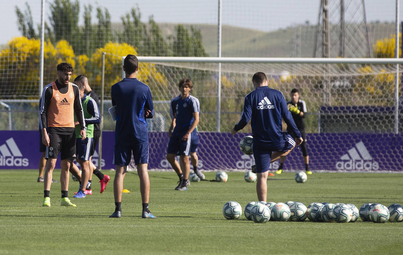 La plantilla de Sergio González se ha ejercitado esta mañana en las instalaciones del Pucela. 