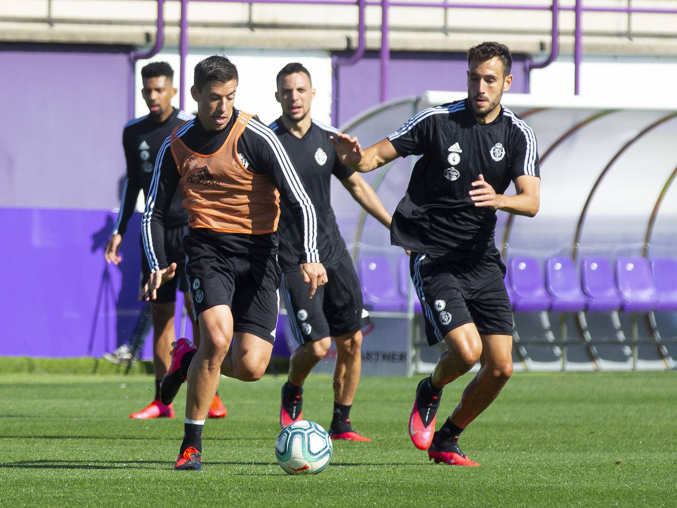 La plantilla de Sergio González se ha ejercitado esta mañana en las instalaciones del Pucela. 