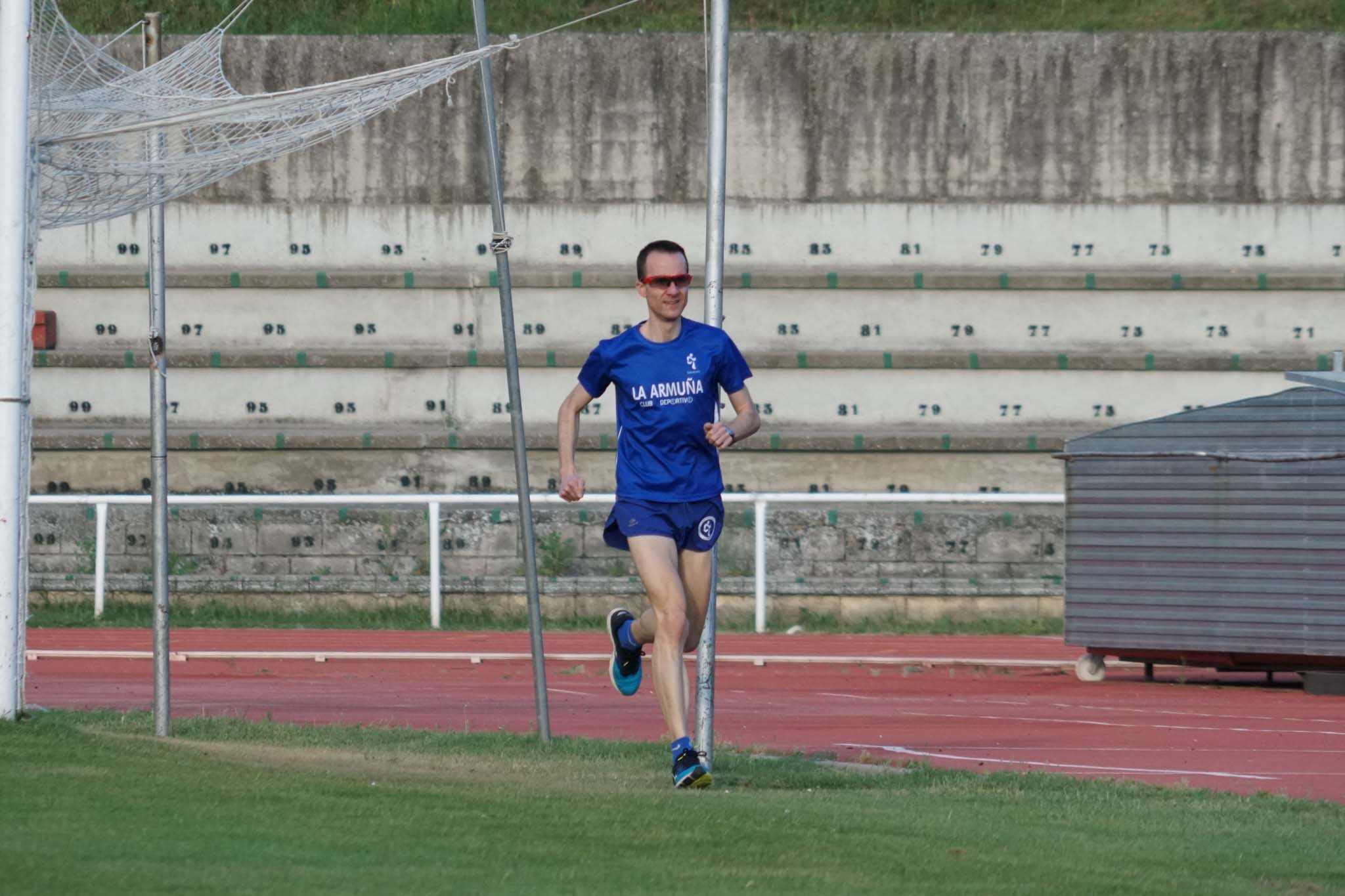 Fotos: Las Pistas de Atletismo del Helmántico se abren para los atletas