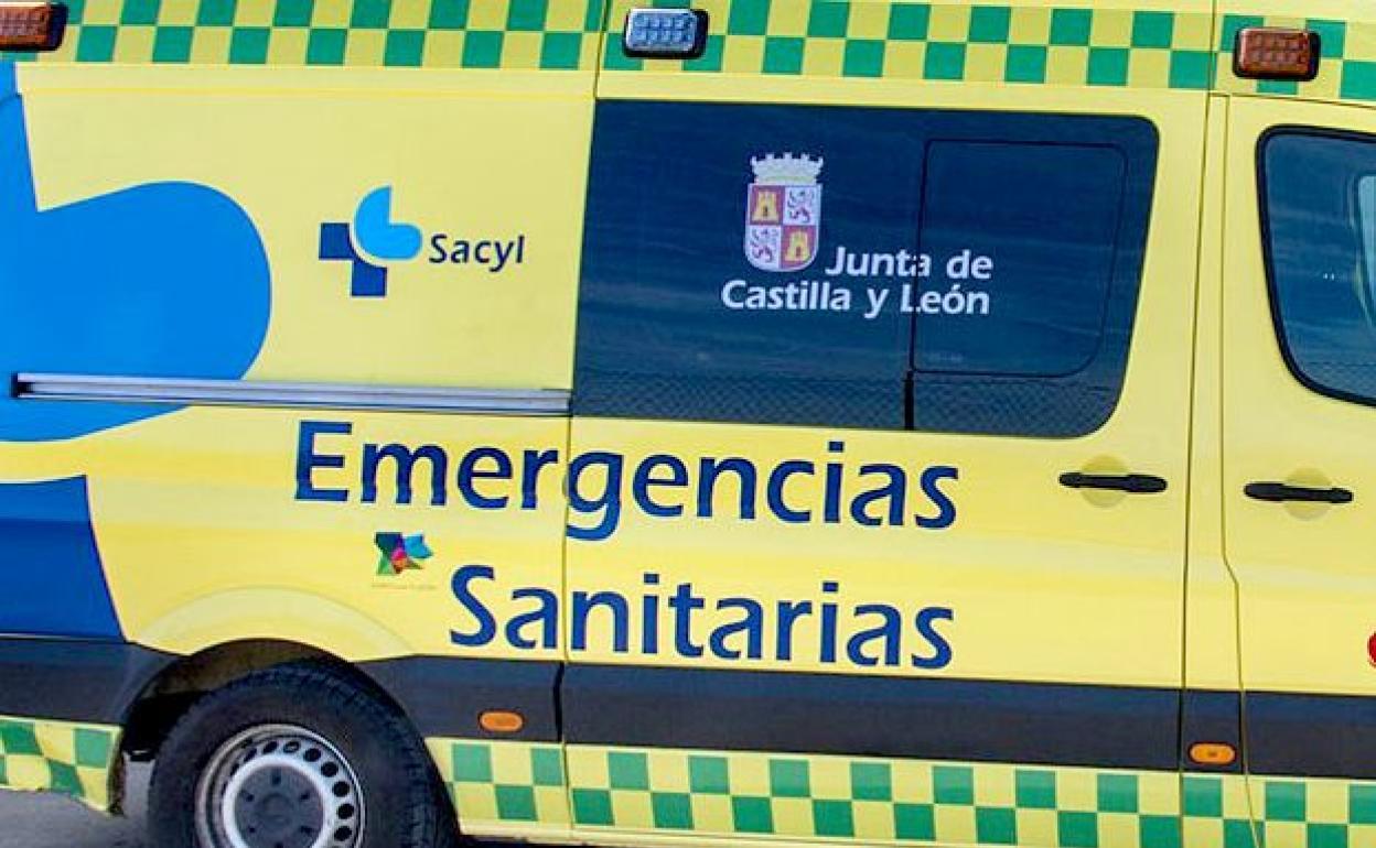 Imagen de una ambulancia de Emergencias Sacyl.