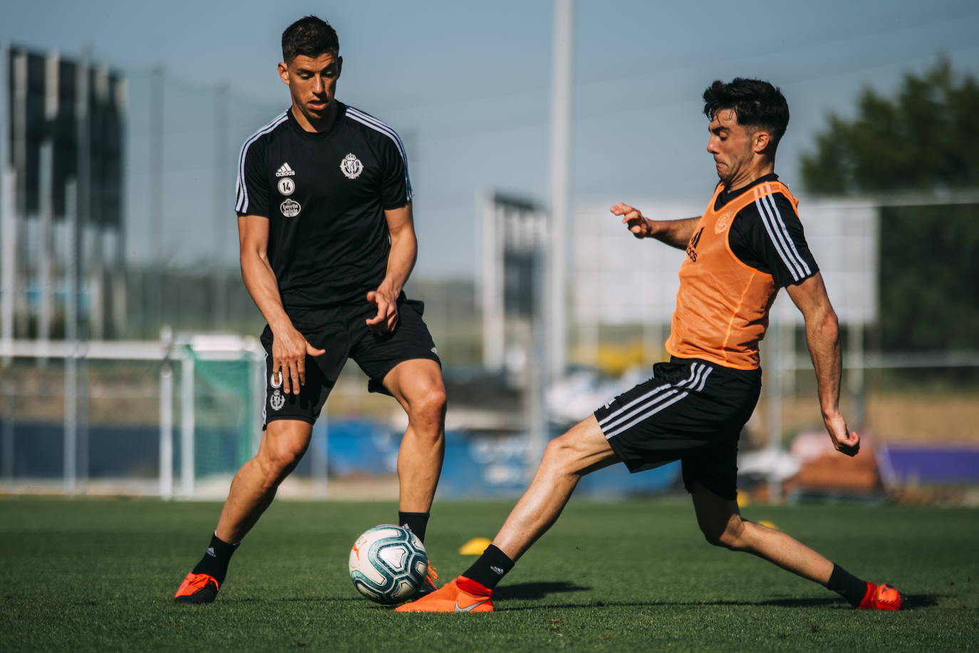 Fotos: La primera plantilla del Real Valladolid continúa trabajando a buen ritmo