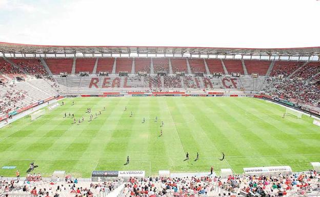 Imagen principal - Estadios de la Nueva Condomina, el Enrique Roca y el Artés Carrasco donde juega el Lorca.