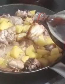Imagen secundaria 2 - Coronavirus: Recetario para la cuarentena: ¿Por qué no hacer un pollo con Coca-Cola?