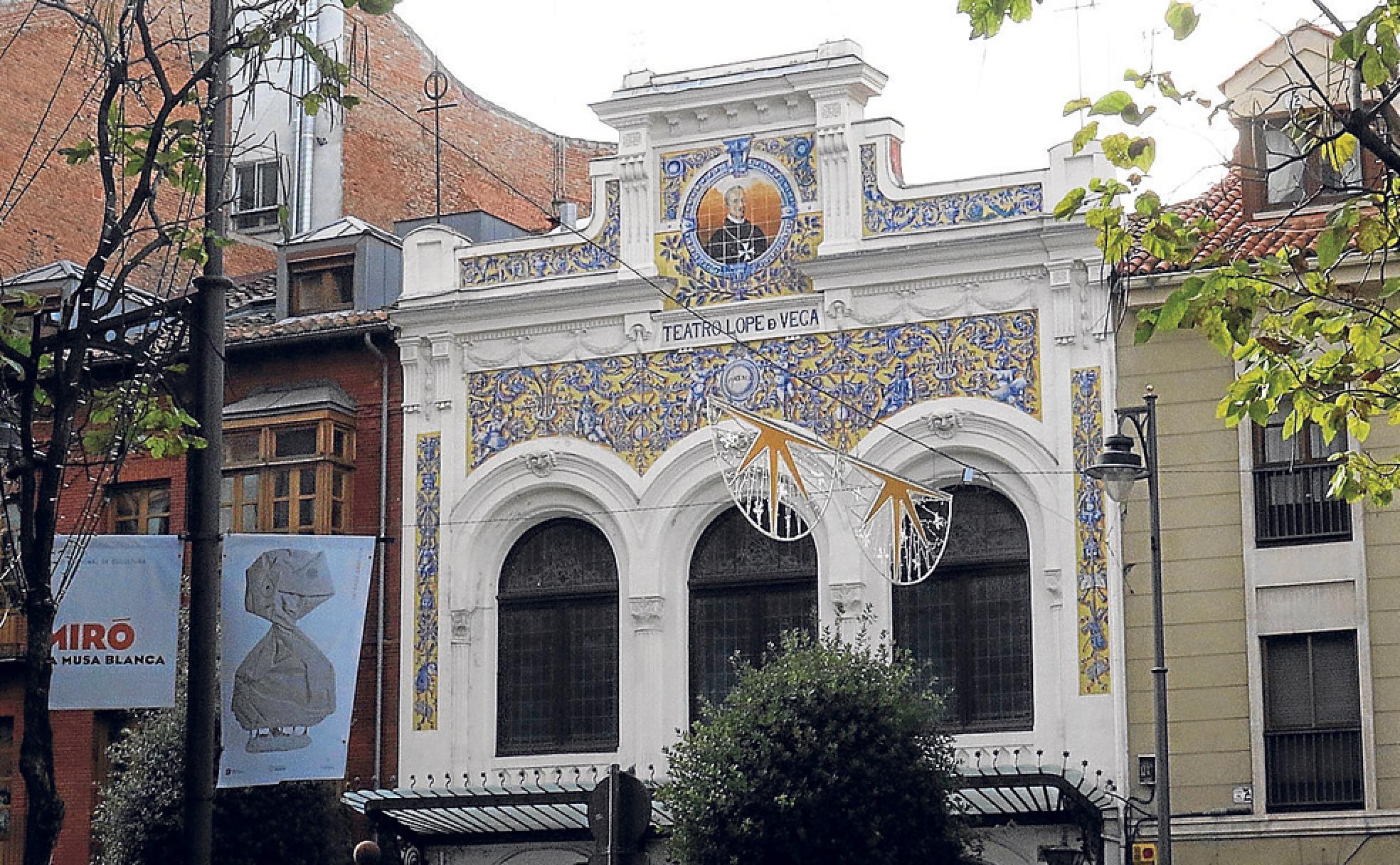 Fachada del Teatro Lope de Vega, en el centro de la ciudad.. 