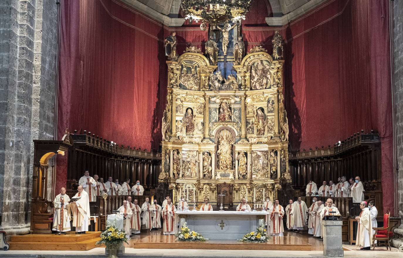 El cardenal arzobispo de Valladolid Ricardo Blázquez presidió el homenaje por los religiosos de la diócesis a quienes no pudieron acompañar durante el sepelio