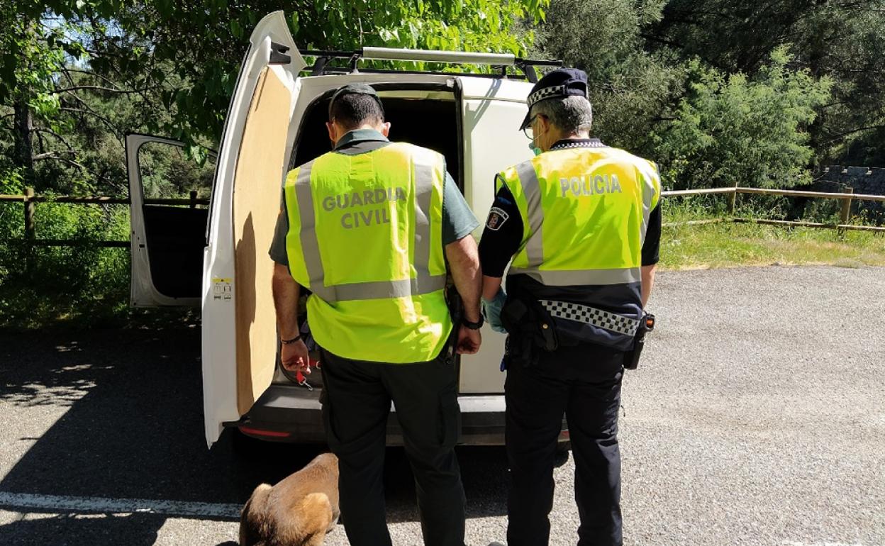 Detenido en Arenas de San Pedro cuando transportaba en su coche un kilo de marihuana