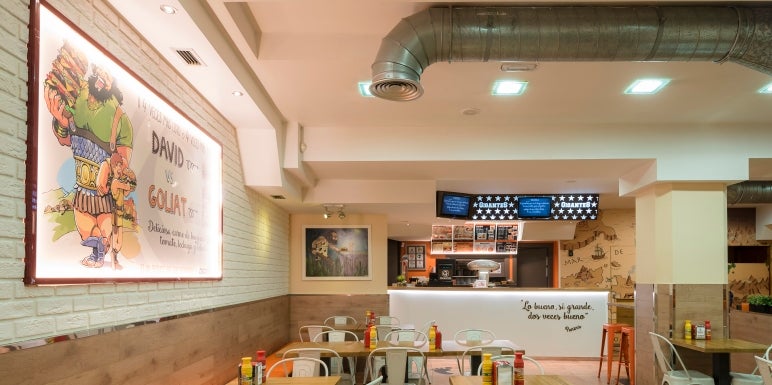 Interior del Restaurante Gigantes. 