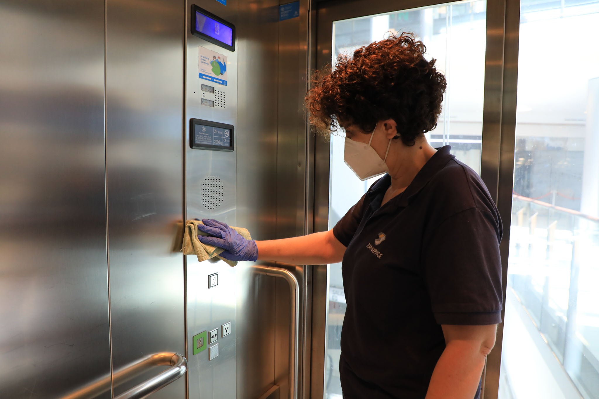 Fotos: Preparativos para reabrir el centro comercial El Tormes, en Salamanca