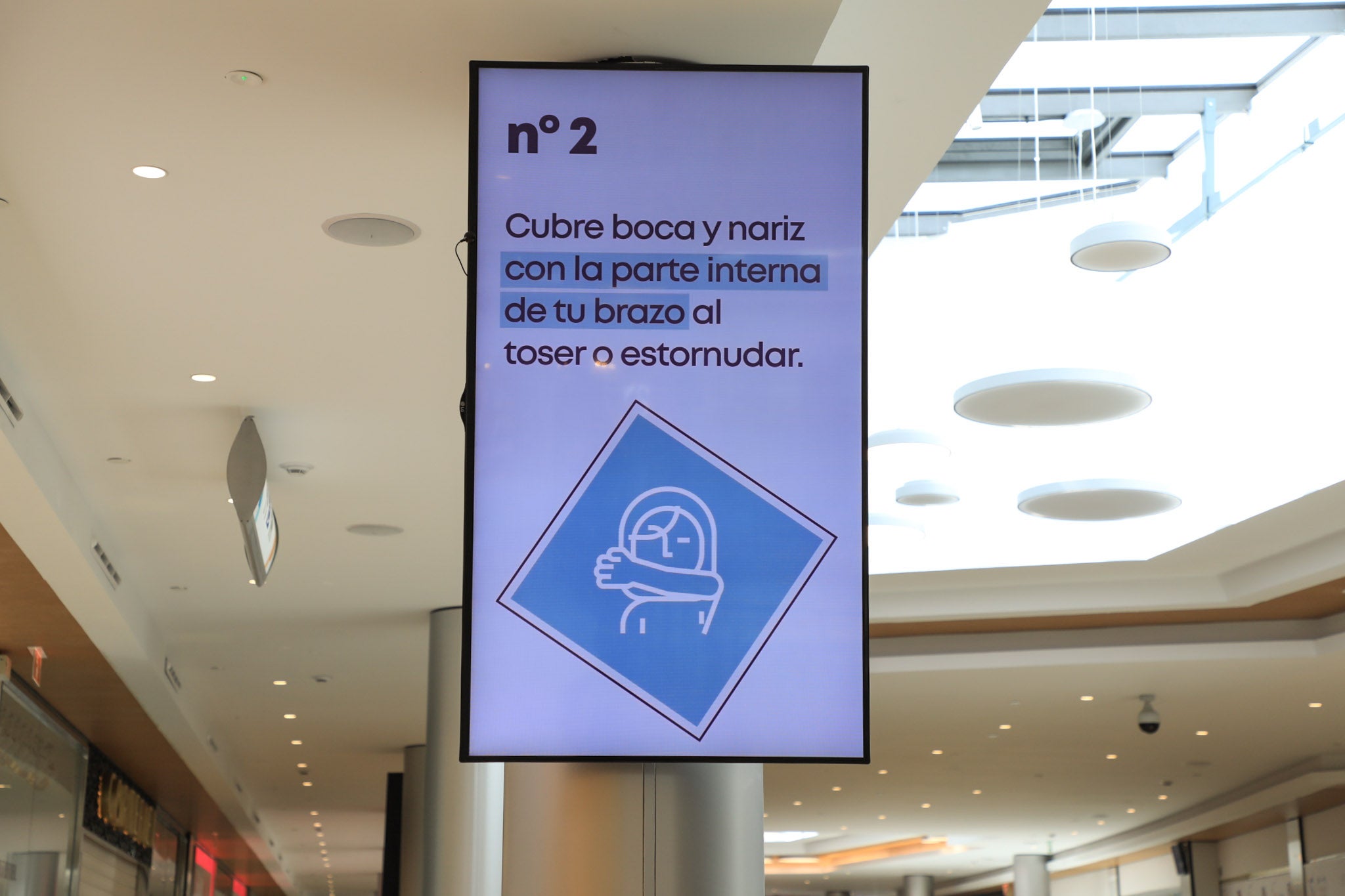 Fotos: Preparativos para reabrir el centro comercial El Tormes, en Salamanca