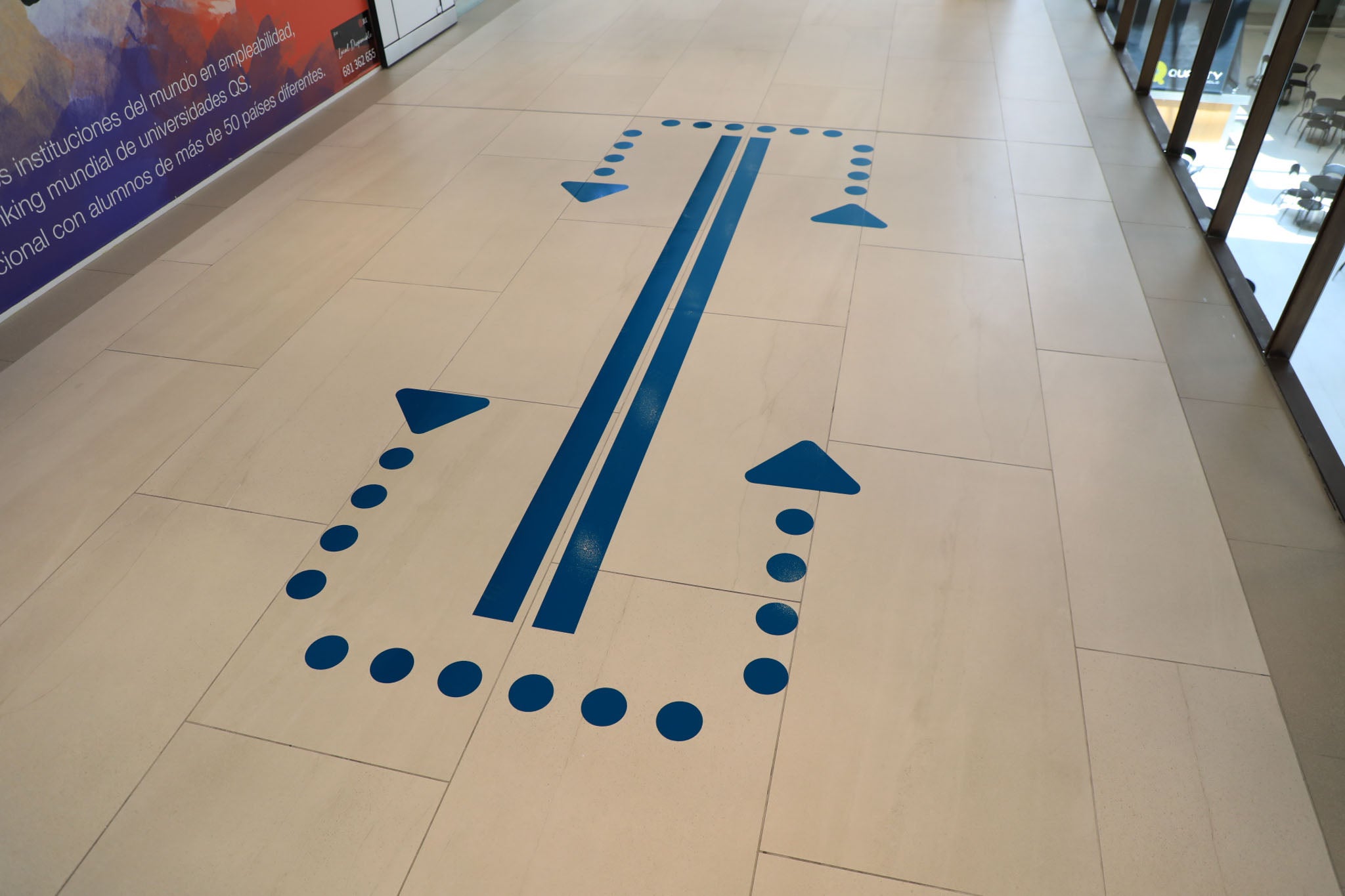 Fotos: Preparativos para reabrir el centro comercial El Tormes, en Salamanca