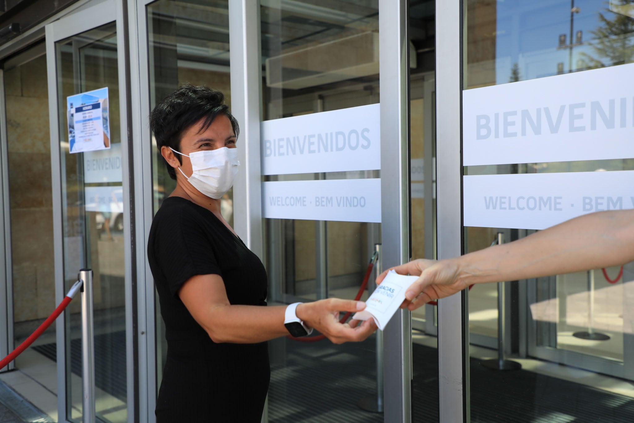 Fotos: Preparativos para reabrir el centro comercial El Tormes, en Salamanca