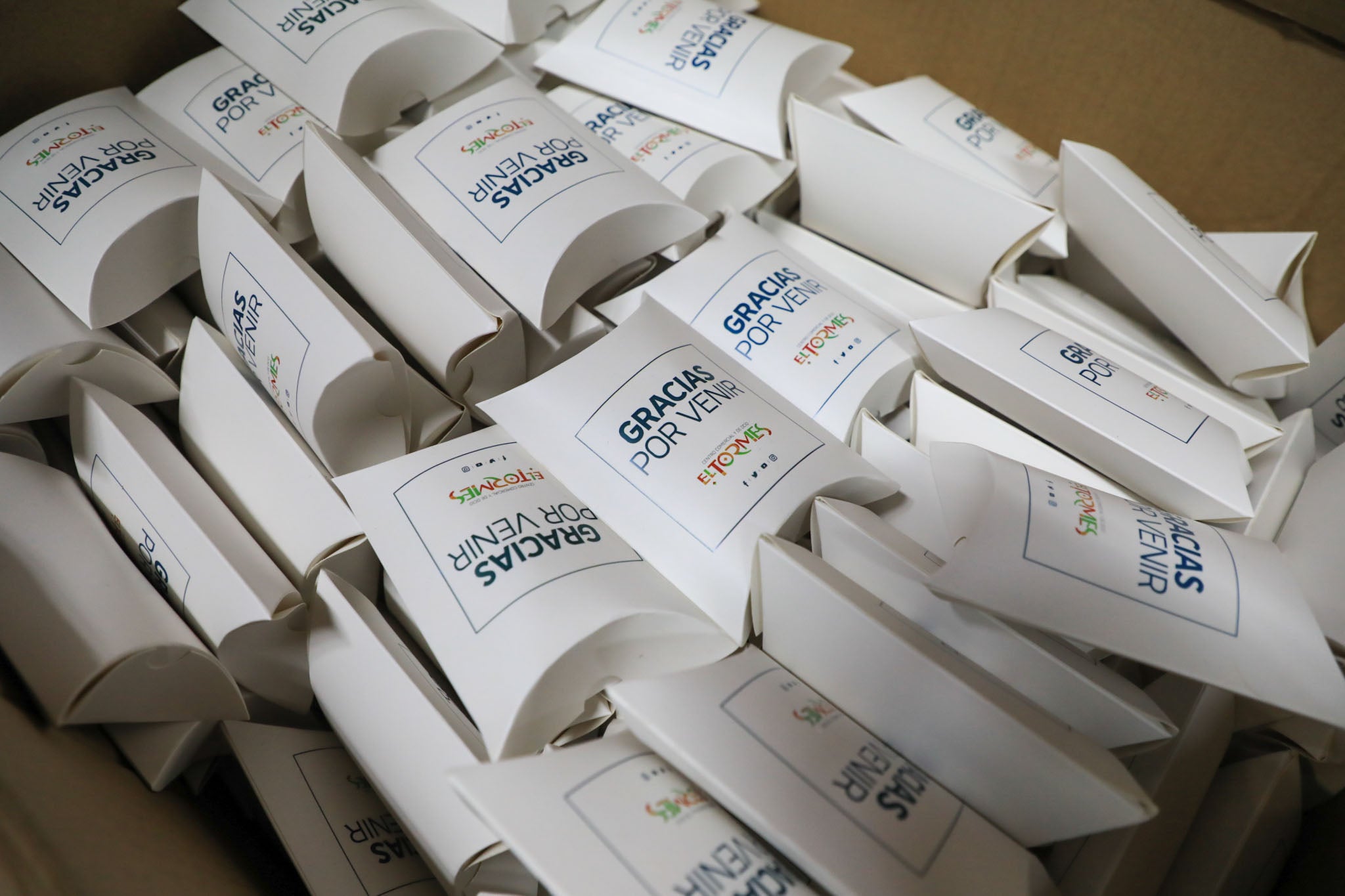 Fotos: Preparativos para reabrir el centro comercial El Tormes, en Salamanca