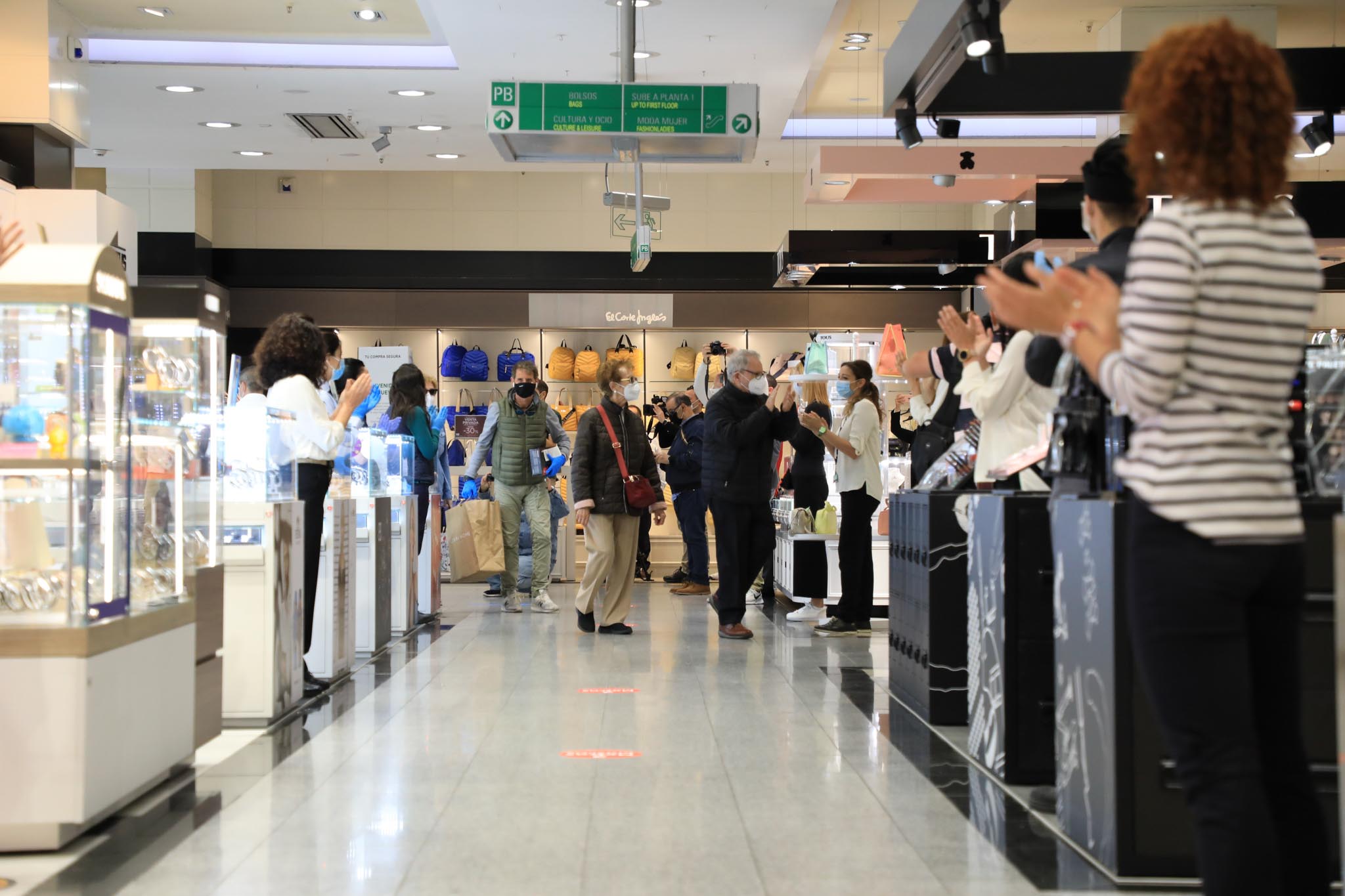 Fotos: Reapertura de El Corte Inglés de Salamanca en la fase 2 de la desescalad