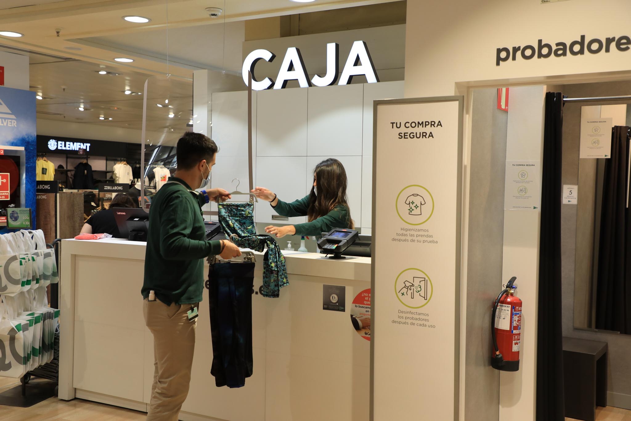 Fotos: Reapertura de El Corte Inglés de Salamanca en la fase 2 de la desescalad