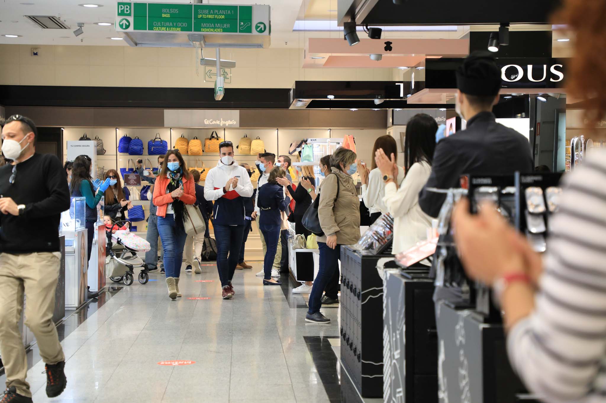 Fotos: Reapertura de El Corte Inglés de Salamanca en la fase 2 de la desescalad
