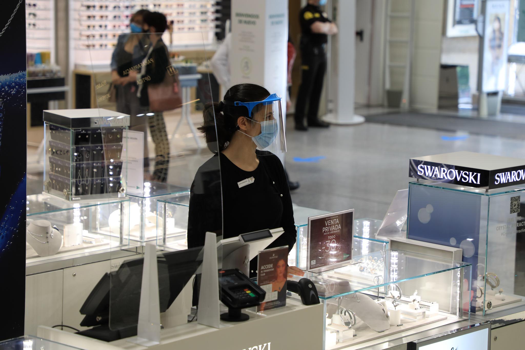 Fotos: Reapertura de El Corte Inglés de Salamanca en la fase 2 de la desescalad