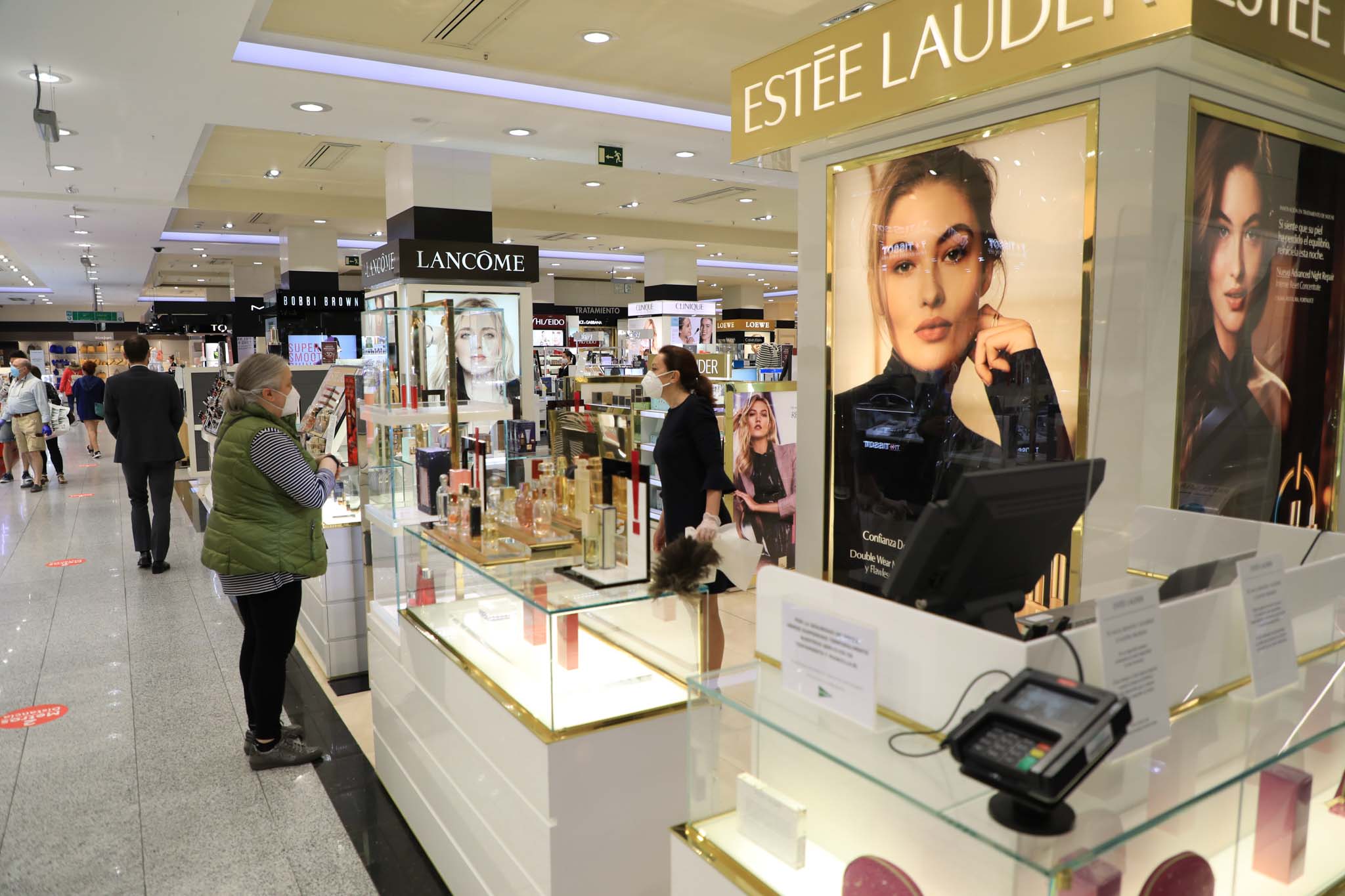 Fotos: Reapertura de El Corte Inglés de Salamanca en la fase 2 de la desescalad