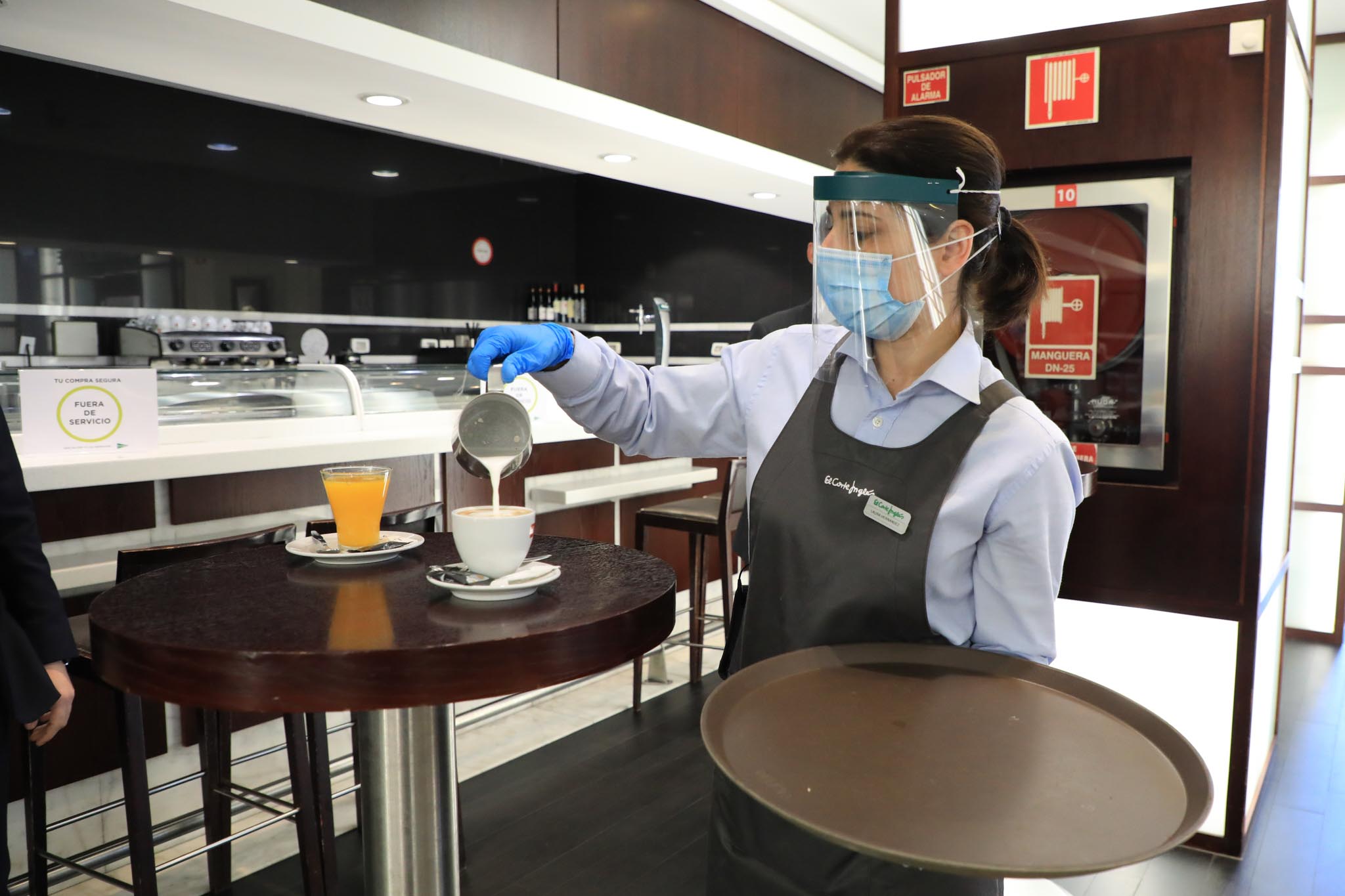 Fotos: Reapertura de El Corte Inglés de Salamanca en la fase 2 de la desescalad