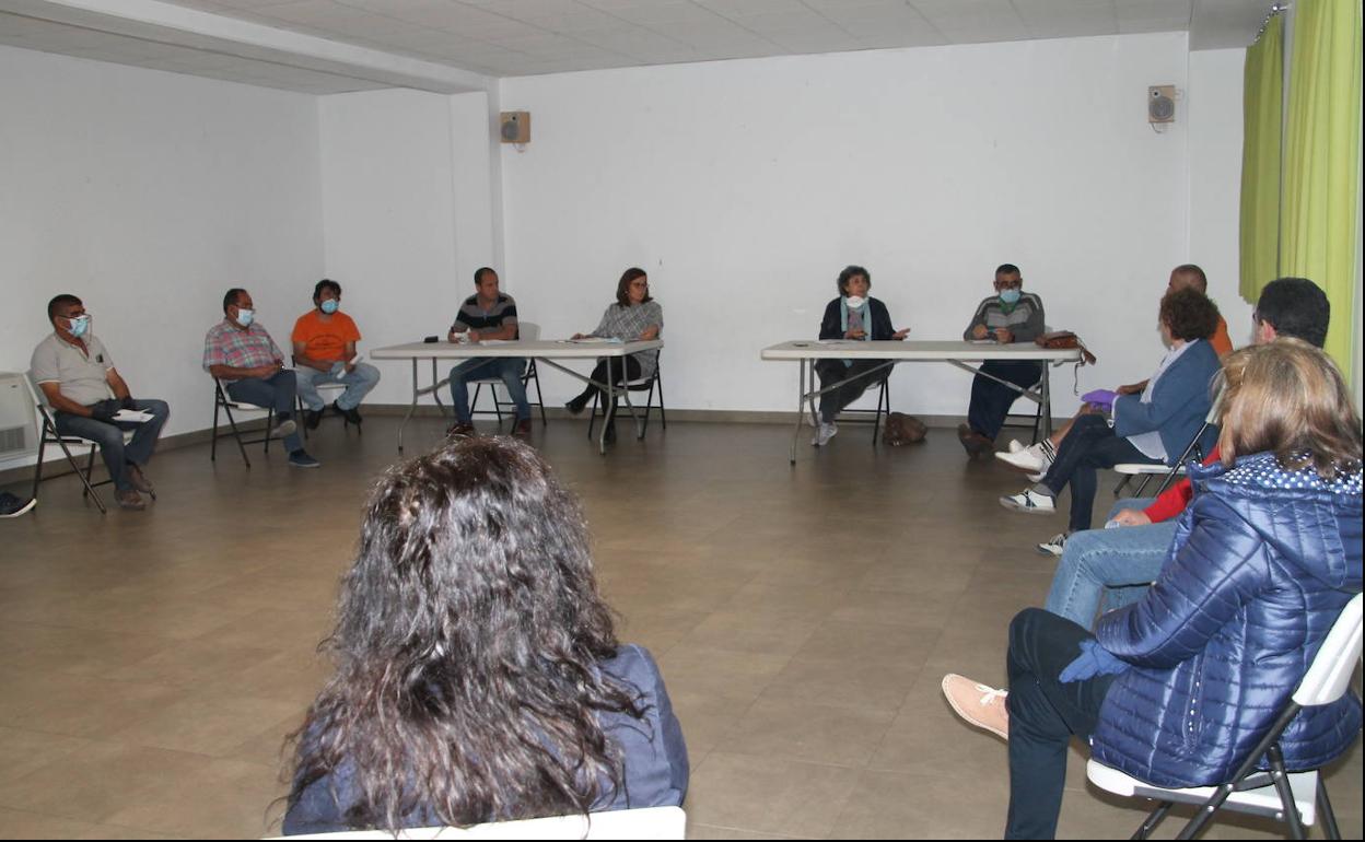 Asistentes a la reunión en la que se analizó la situación. 