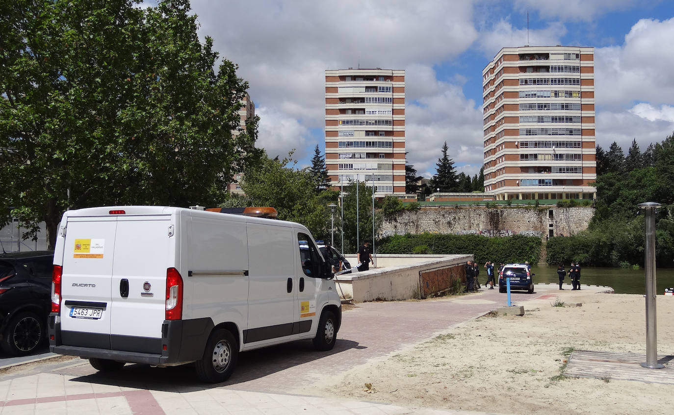 Fotos: Imágenes del rescate del cadáver del joven que desapareció el martes mientras cruzaba a nado el Pisuerga