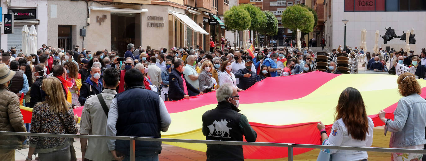 Más de treinta ciudades celebran en España concentraciones para reclamar ayudas y criterios claro para retomar los festejos organizadas por la la plataforma 'También somos cultura'