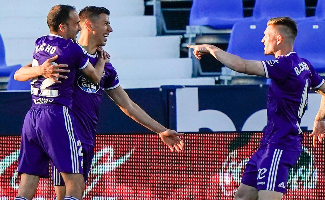 Nacho, Alcaraz y Raúl Carnero celebran el gol del mediocentro catalán ante el Leganés.