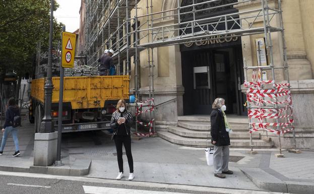Correos rehabilita la fachada de su sede central de Valladolid, que está a punto de cumplir cien años