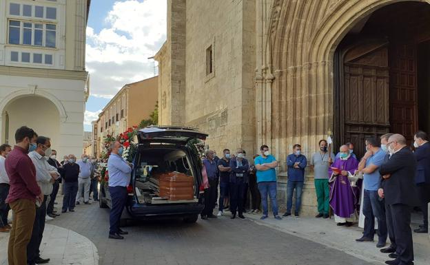 Rioseco brinda una multitudinaria despedida a Eduardo Franco, su exalcalde